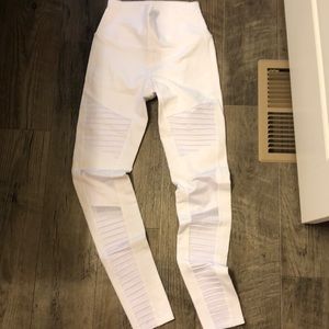 Alo moto leggings white